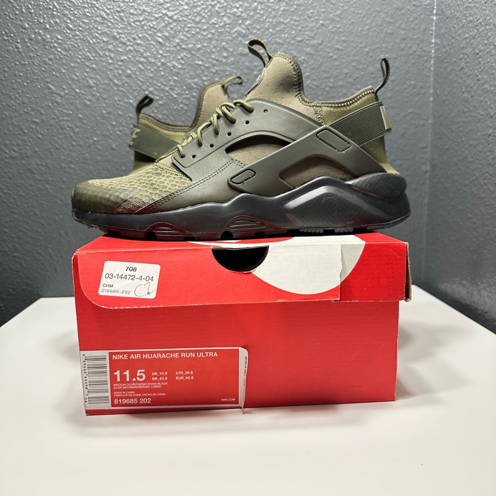Air Huarache Run Ultra - Medium Olive - Size 11.5